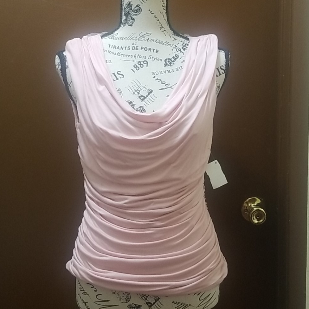 Sleeveless shirt